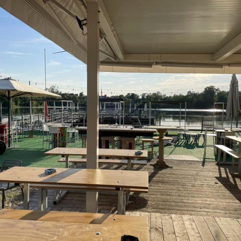 Beach Bar 22
