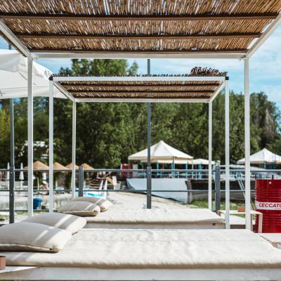 Beach Bar 43